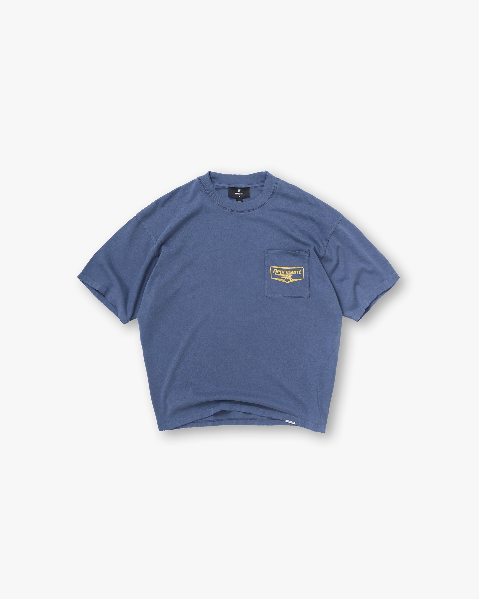 Represent Nothing Faster T-Shirt - Indigo avec poche poitrine, logo jaune et délavage Vintage.
