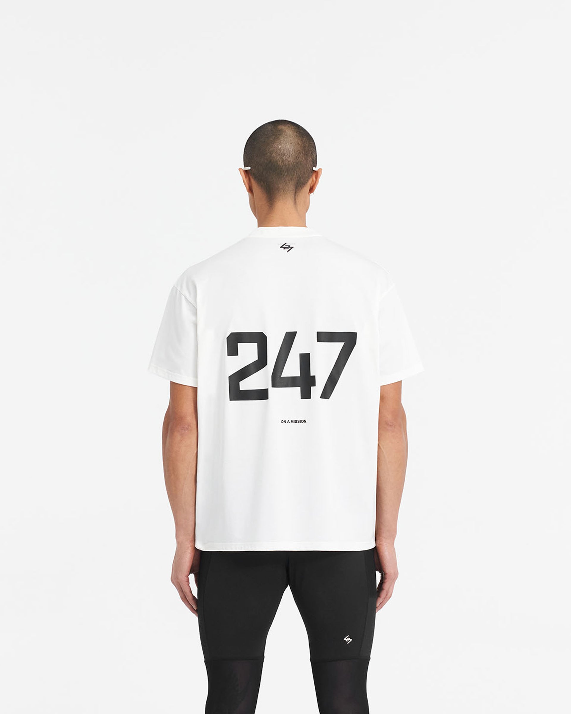247_Oversized_T-Shirt_-_Flat_White_04.jpg