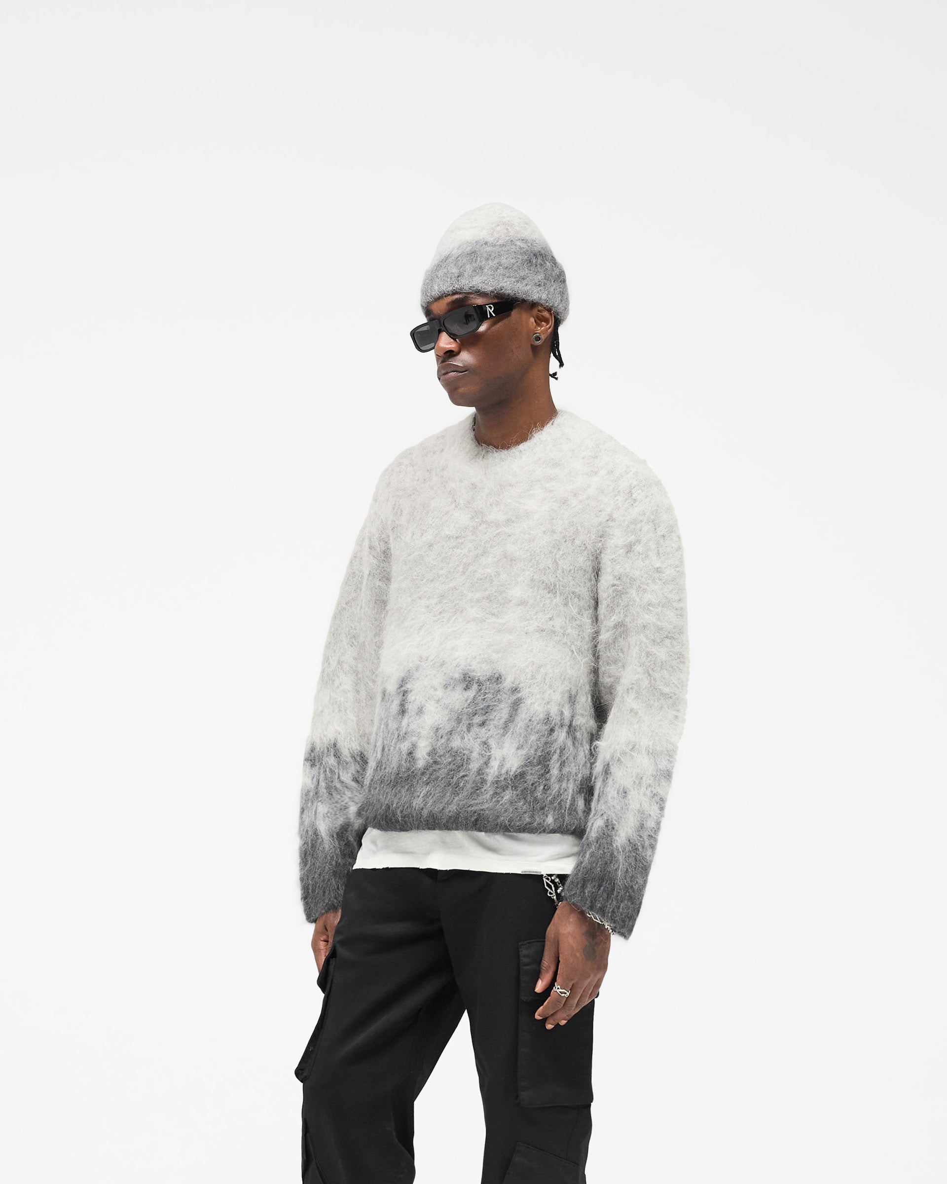 Ombre_Sweater_-_Light_Grey_02.jpg